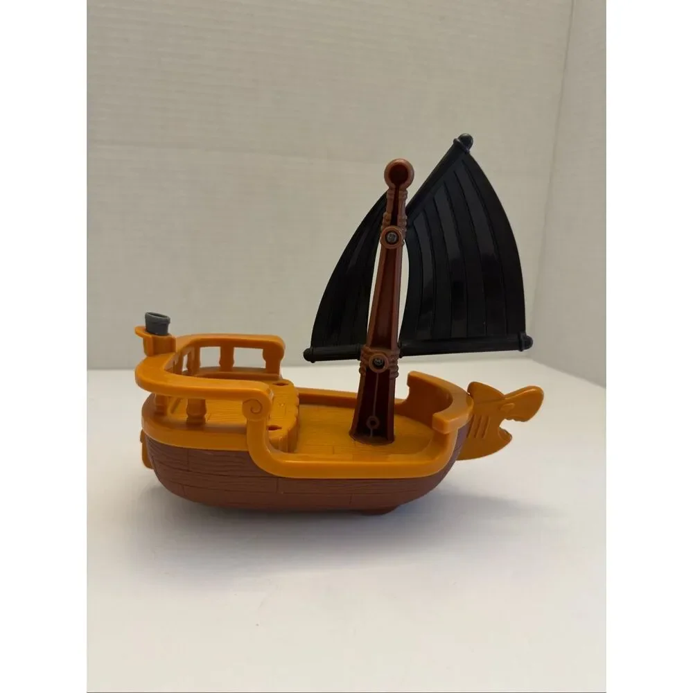Disney Jake & the Neverland Pirates Captain Hooks Battle Boat + 4 Figures Mattel - Picture 6 of 9